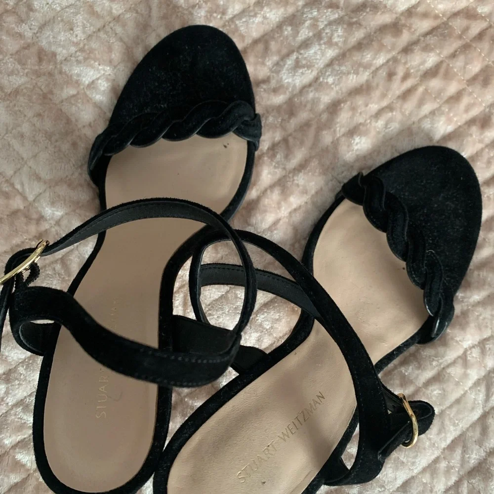 Stuart Weitzman 6.5 Black Twistie Suede sandals - Picture 4 of 4